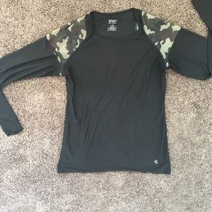 Long sleeve active shirt